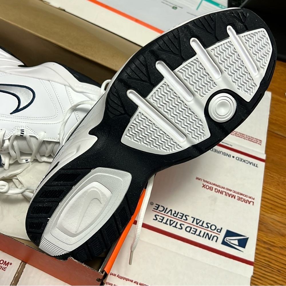Nike shoes - Picture 6 of 8